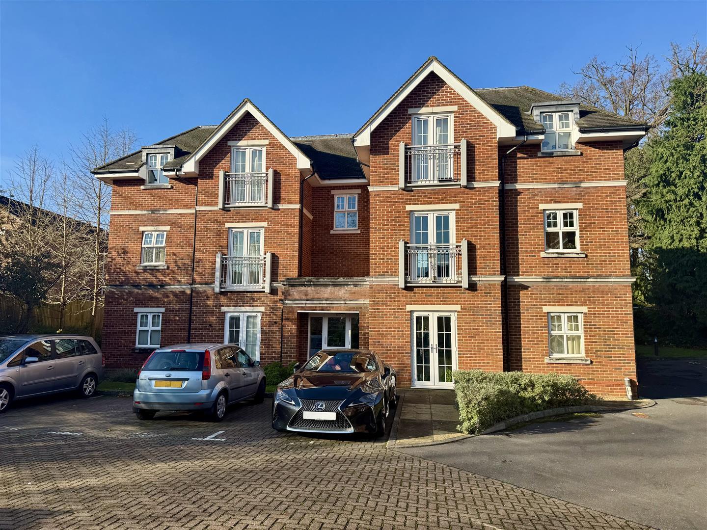 Bramshott Place, Fleet Road
